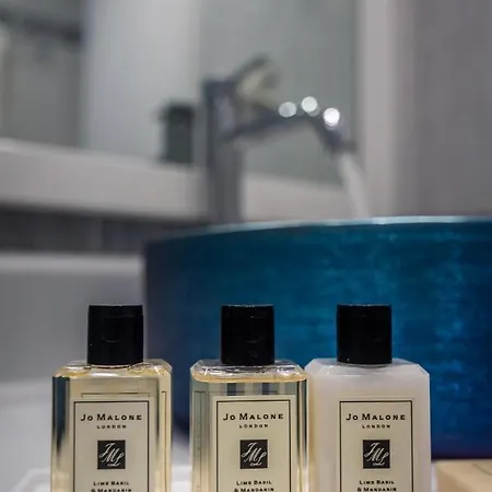 Aphrodite By Akroploro * ポロニア