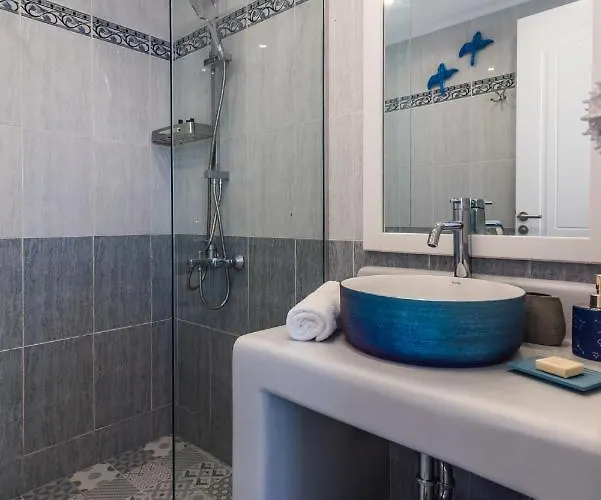 Aphrodite By Akroploro